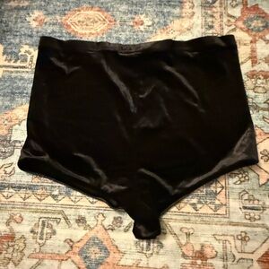 3/$25 🖤 Smash + Tess Black Velvet Hot Shorts XL Lounge Stretch